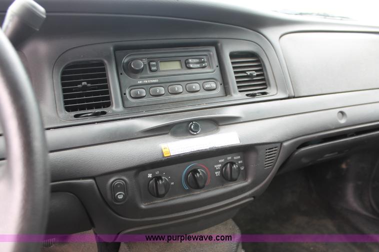 image for item D8187 2006 Ford Crown Victoria Police Interceptor