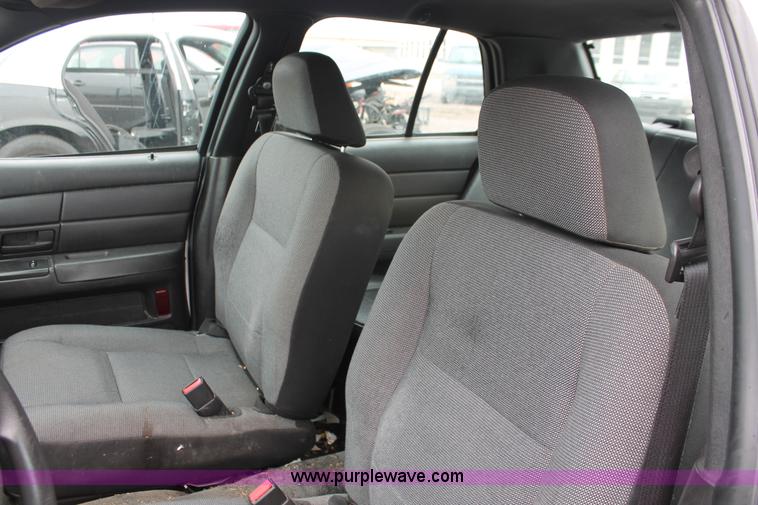 image for item D8187 2006 Ford Crown Victoria Police Interceptor