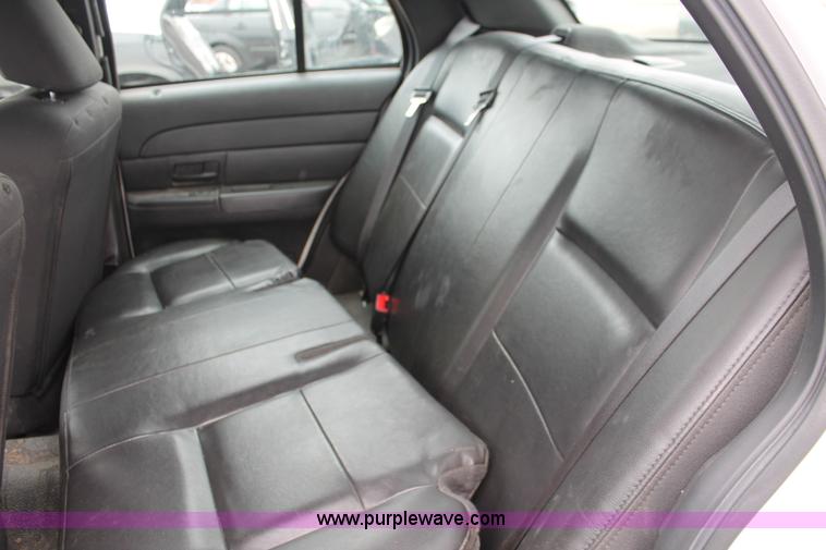 image for item D8187 2006 Ford Crown Victoria Police Interceptor