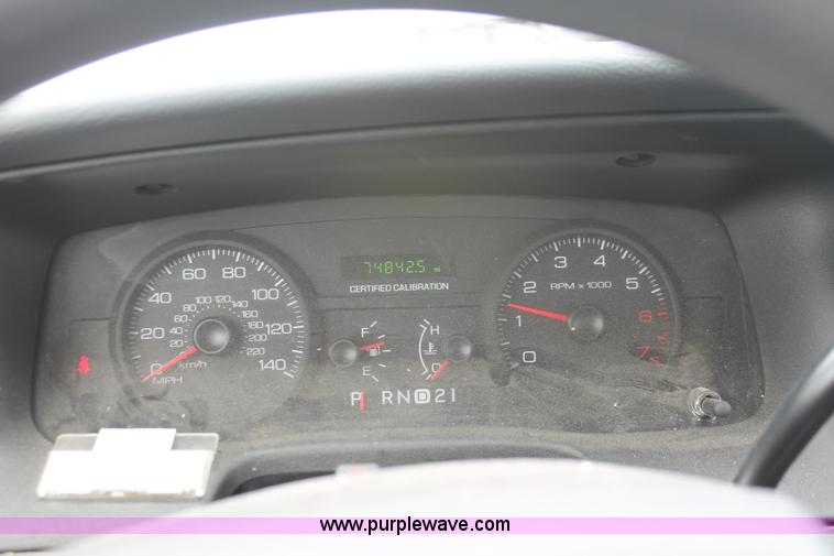 image for item D8187 2006 Ford Crown Victoria Police Interceptor