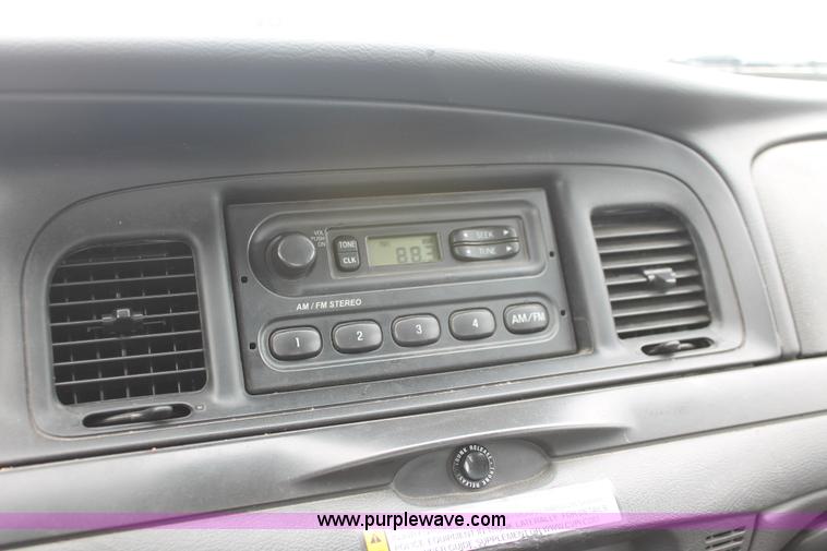 image for item D8187 2006 Ford Crown Victoria Police Interceptor