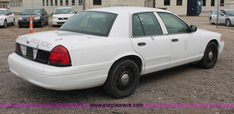 image for item D8188 2006 Ford Crown Victoria Police Interceptor