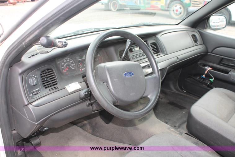 image for item D8188 2006 Ford Crown Victoria Police Interceptor