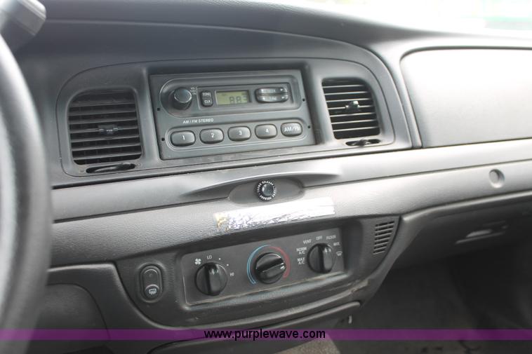 image for item D8188 2006 Ford Crown Victoria Police Interceptor