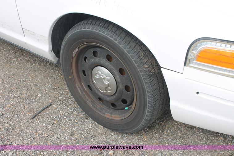 image for item D8188 2006 Ford Crown Victoria Police Interceptor