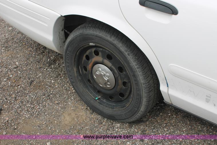 image for item D8188 2006 Ford Crown Victoria Police Interceptor