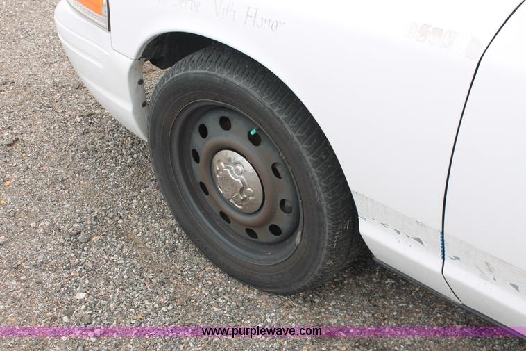 image for item D8188 2006 Ford Crown Victoria Police Interceptor