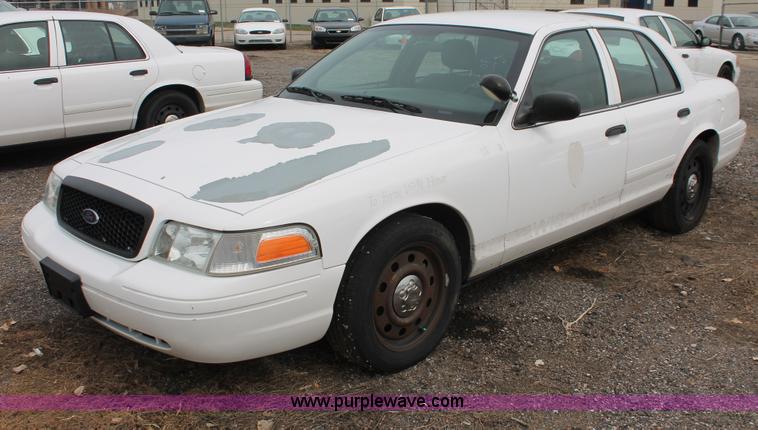 image for item D8189 2006 Ford Crown Victoria Police Interceptor