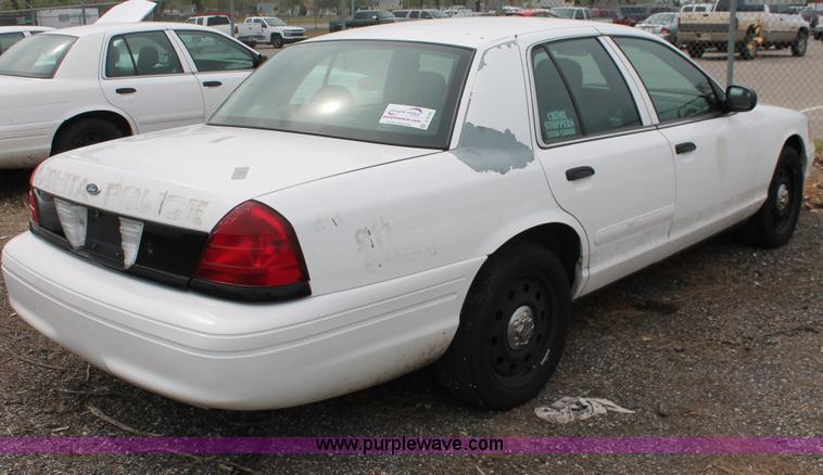 image for item D8189 2006 Ford Crown Victoria Police Interceptor