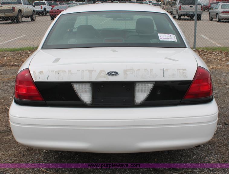 image for item D8189 2006 Ford Crown Victoria Police Interceptor
