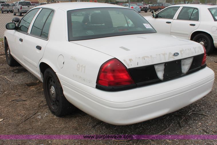 image for item D8189 2006 Ford Crown Victoria Police Interceptor