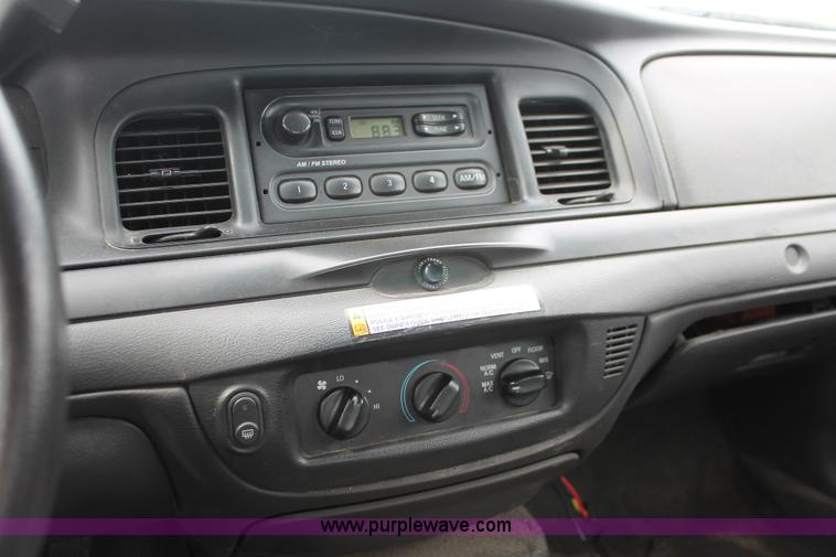 image for item D8189 2006 Ford Crown Victoria Police Interceptor
