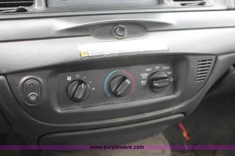 image for item D8189 2006 Ford Crown Victoria Police Interceptor