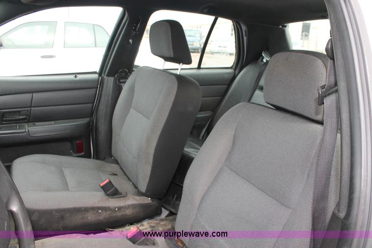 image for item D8189 2006 Ford Crown Victoria Police Interceptor