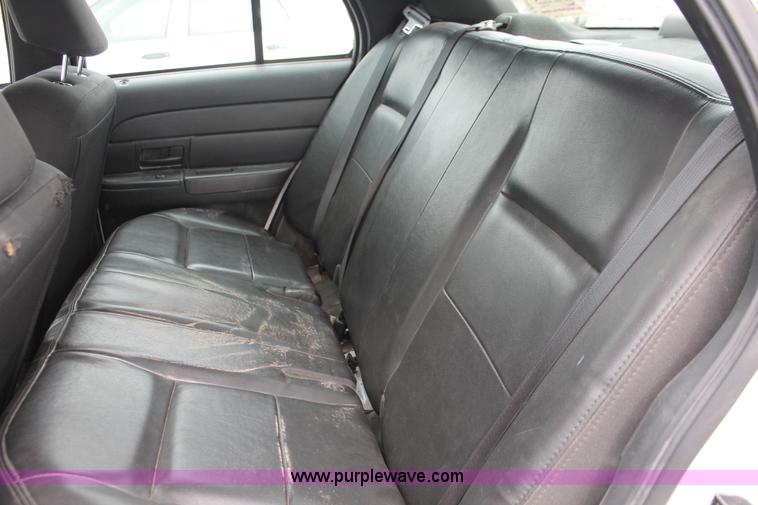 image for item D8189 2006 Ford Crown Victoria Police Interceptor