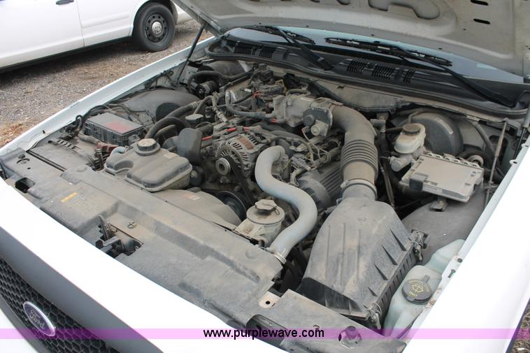 image for item D8189 2006 Ford Crown Victoria Police Interceptor