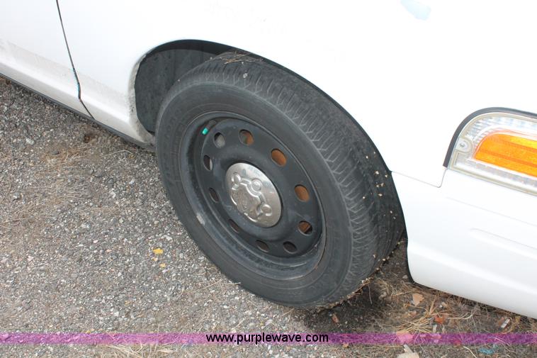 image for item D8189 2006 Ford Crown Victoria Police Interceptor