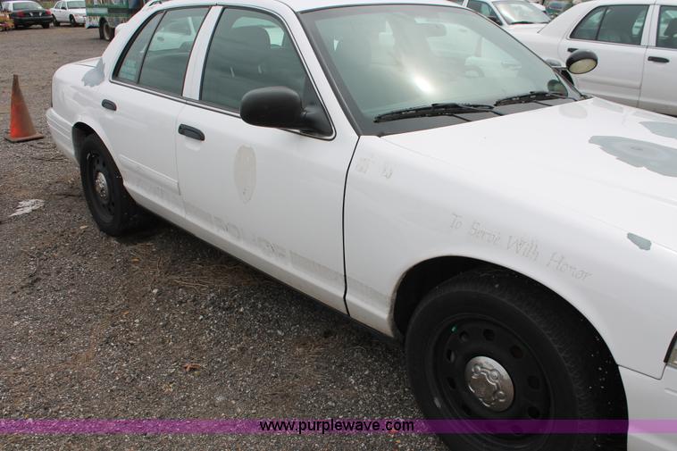 image for item D8189 2006 Ford Crown Victoria Police Interceptor