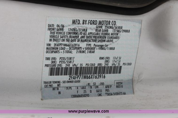 image for item D8189 2006 Ford Crown Victoria Police Interceptor