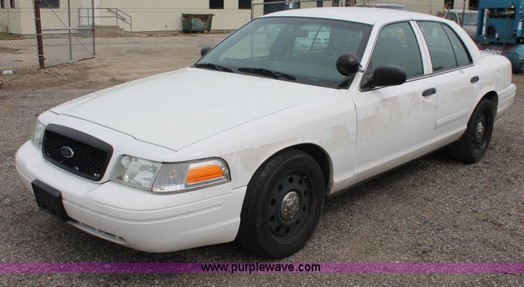 image for item D8190 2006 Ford Crown Victoria Police Interceptor