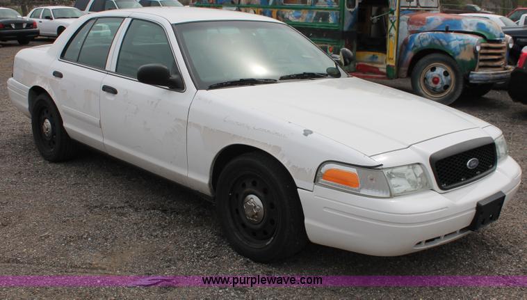 image for item D8190 2006 Ford Crown Victoria Police Interceptor