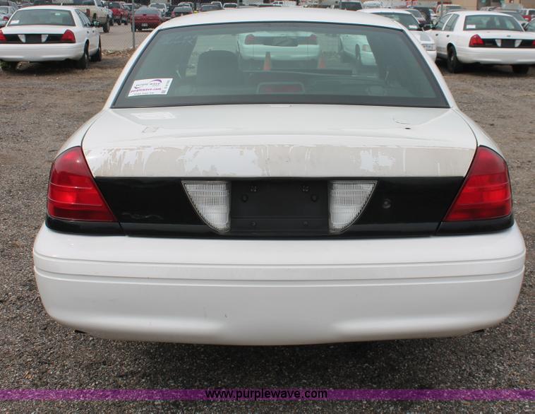 image for item D8190 2006 Ford Crown Victoria Police Interceptor