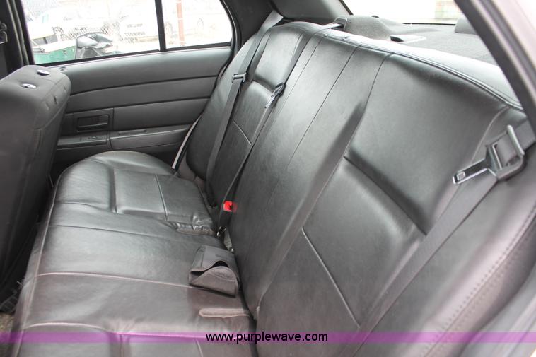 image for item D8190 2006 Ford Crown Victoria Police Interceptor