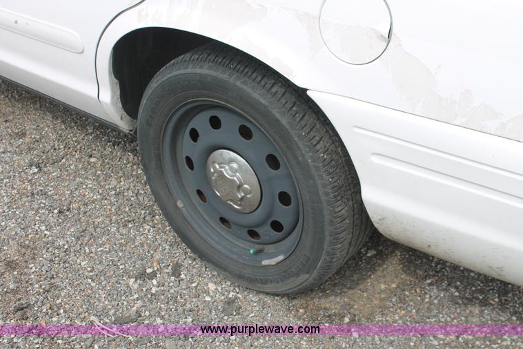 image for item D8190 2006 Ford Crown Victoria Police Interceptor