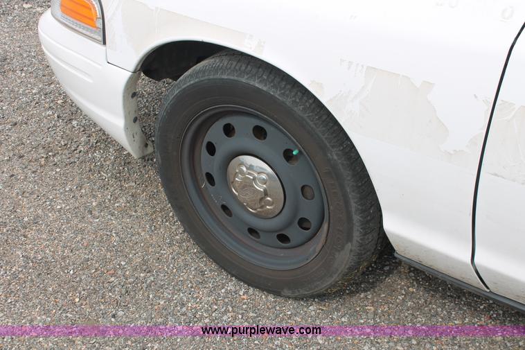 image for item D8190 2006 Ford Crown Victoria Police Interceptor