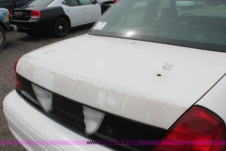 image for item D8190 2006 Ford Crown Victoria Police Interceptor