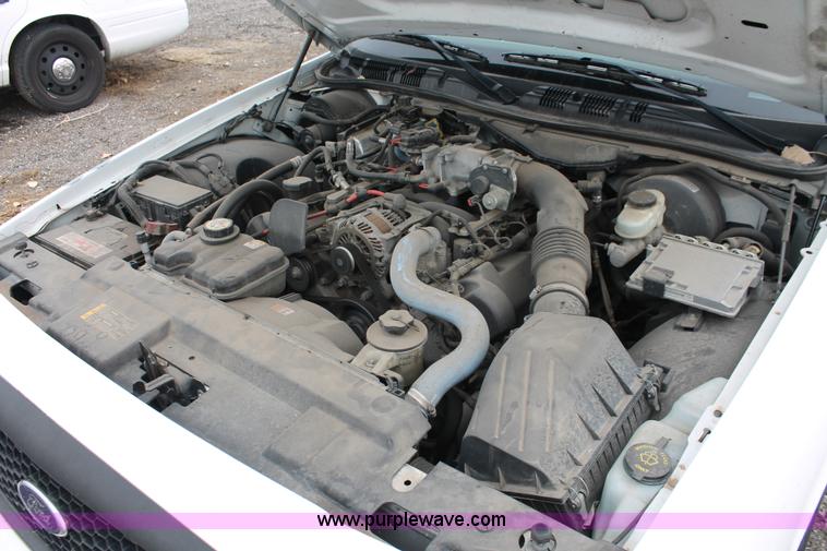 image for item D8191 2006 Ford Crown Victoria Police Interceptor