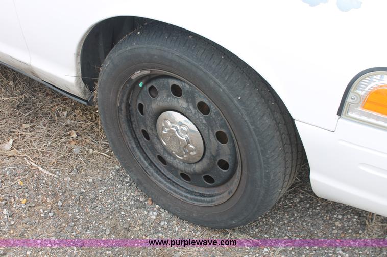 image for item D8191 2006 Ford Crown Victoria Police Interceptor