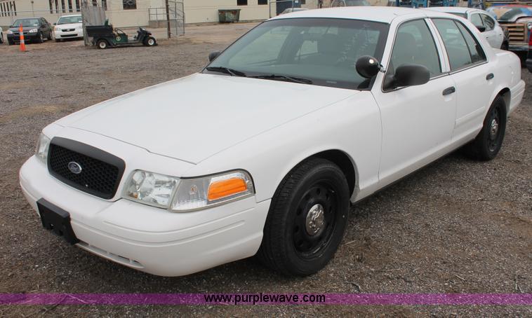 image for item D8192 2006 Ford Crown Victoria Police Interceptor