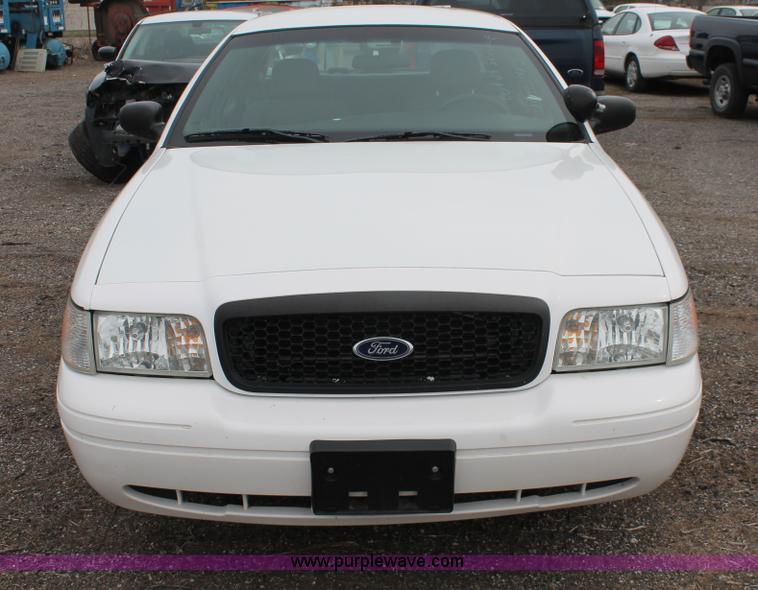 image for item D8192 2006 Ford Crown Victoria Police Interceptor
