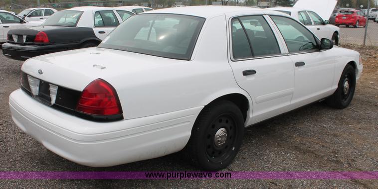 image for item D8192 2006 Ford Crown Victoria Police Interceptor
