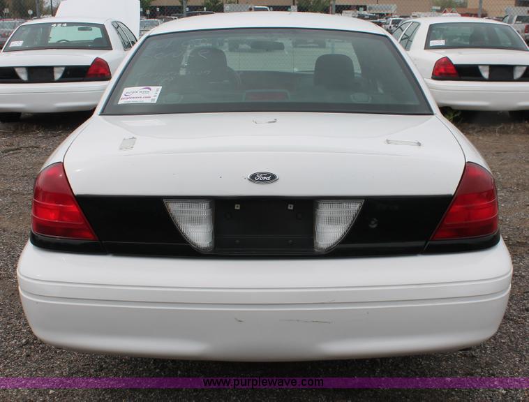 image for item D8192 2006 Ford Crown Victoria Police Interceptor
