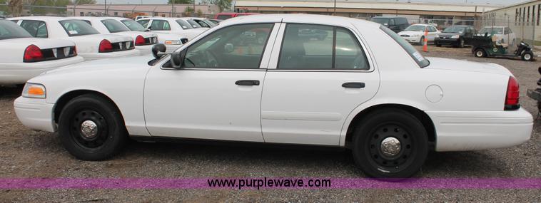 image for item D8192 2006 Ford Crown Victoria Police Interceptor