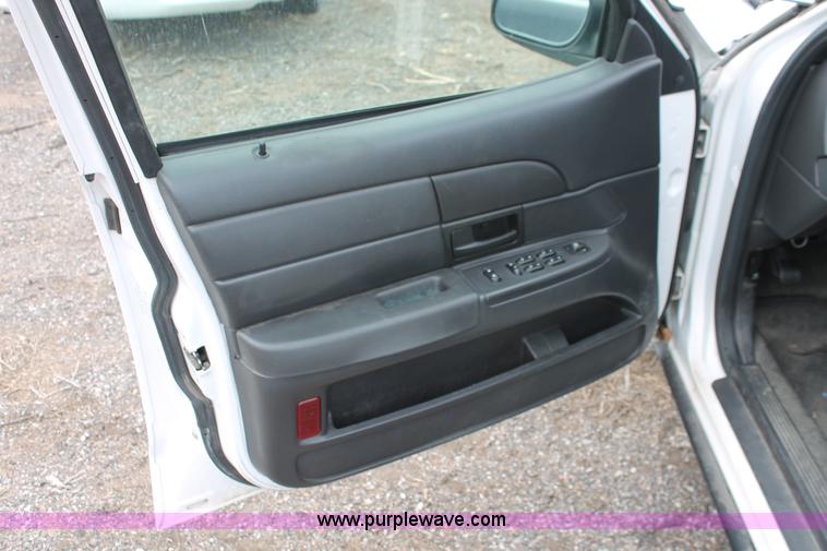 image for item D8192 2006 Ford Crown Victoria Police Interceptor