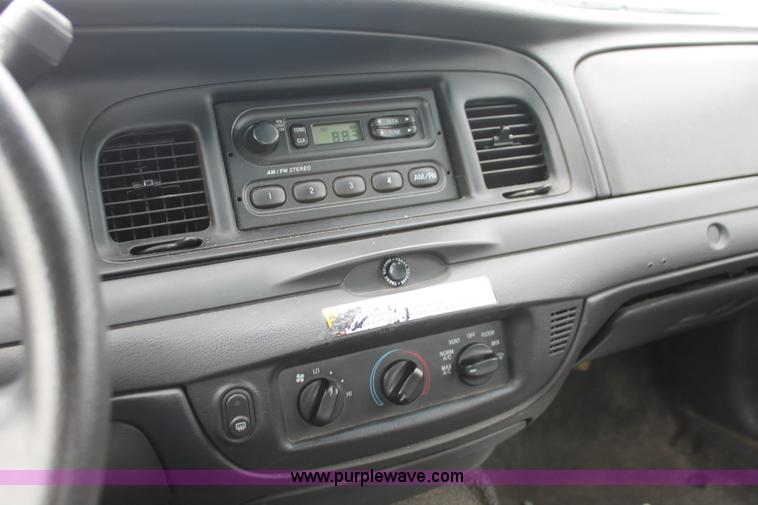 image for item D8192 2006 Ford Crown Victoria Police Interceptor