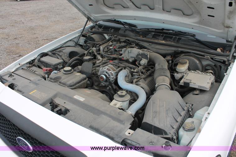 image for item D8192 2006 Ford Crown Victoria Police Interceptor