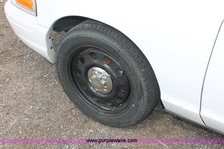 image for item D8192 2006 Ford Crown Victoria Police Interceptor