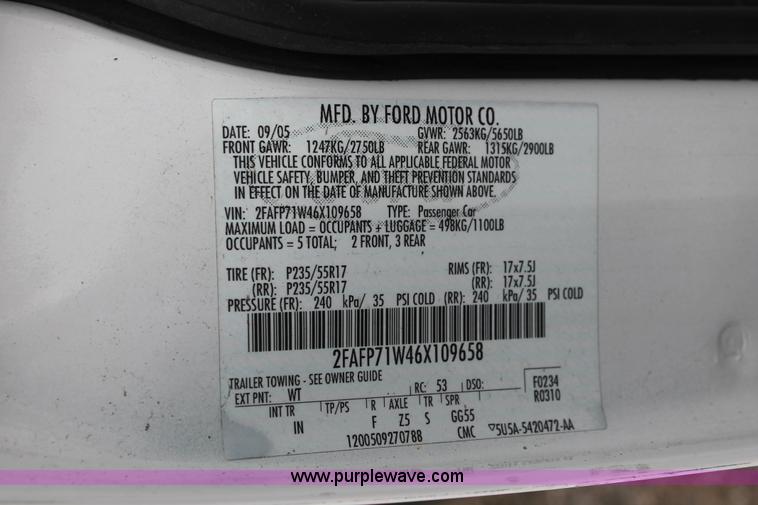 image for item D8192 2006 Ford Crown Victoria Police Interceptor