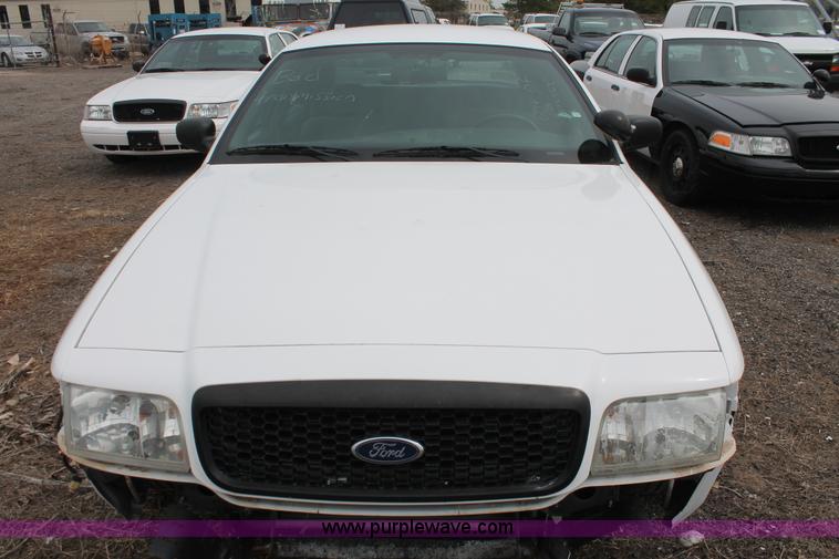image for item D8193 2006 Ford Crown Victoria Police Interceptor
