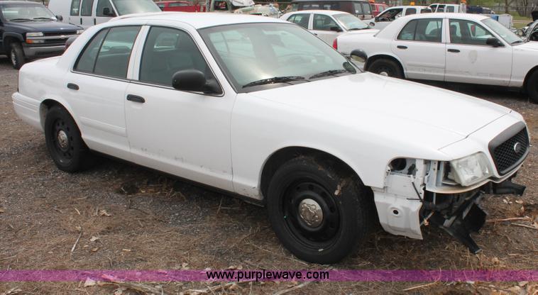 image for item D8193 2006 Ford Crown Victoria Police Interceptor