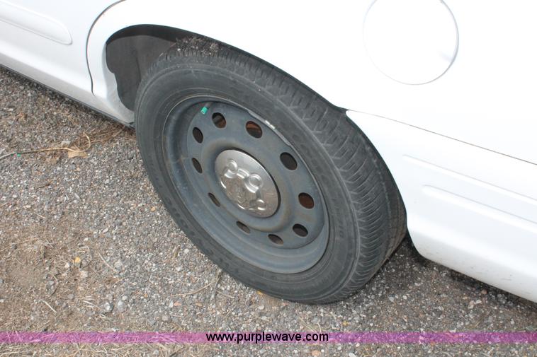 image for item D8193 2006 Ford Crown Victoria Police Interceptor