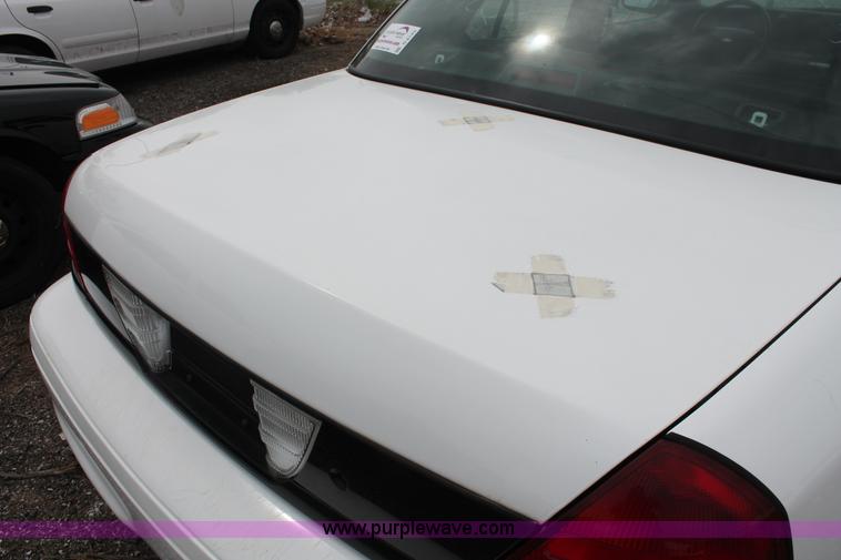 image for item D8193 2006 Ford Crown Victoria Police Interceptor