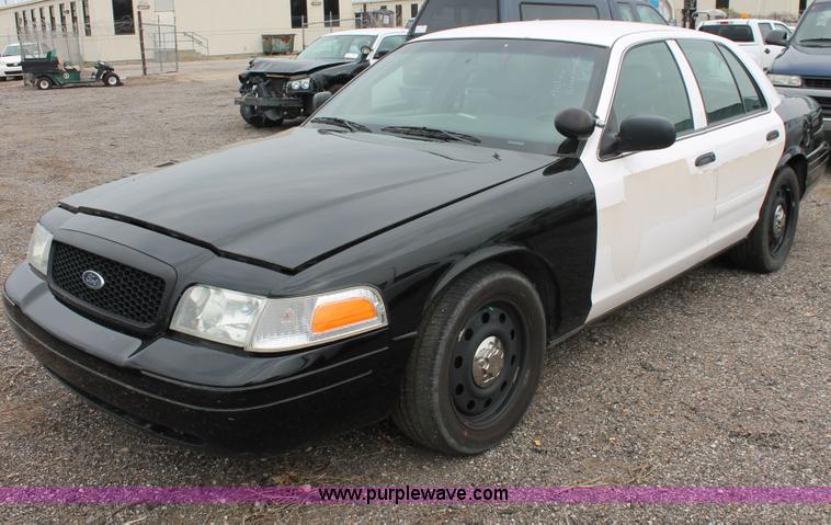 image for item D8194 2008 Ford Crown Victoria Police Interceptor