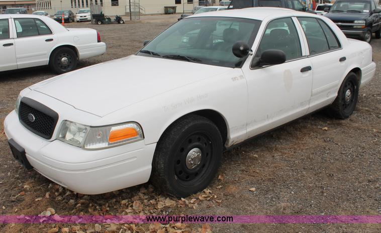 image for item D8195 2006 Ford Crown Victoria Police Interceptor