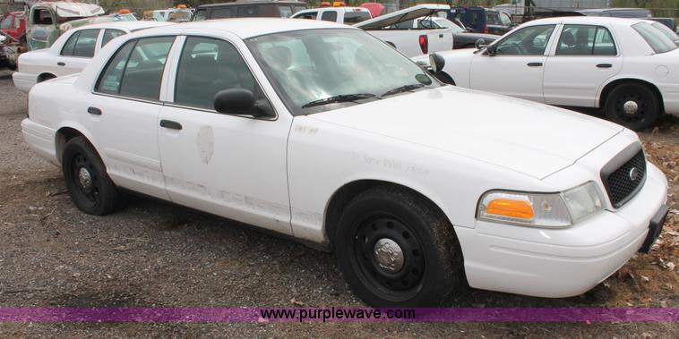 image for item D8195 2006 Ford Crown Victoria Police Interceptor