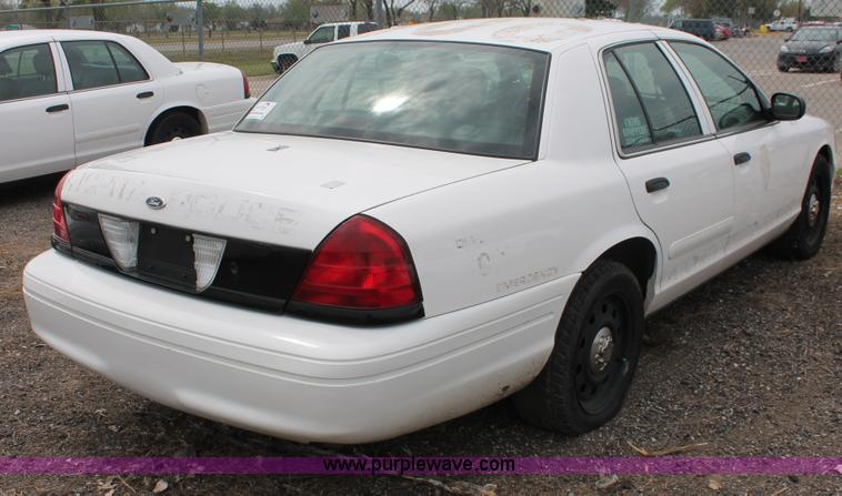 image for item D8195 2006 Ford Crown Victoria Police Interceptor